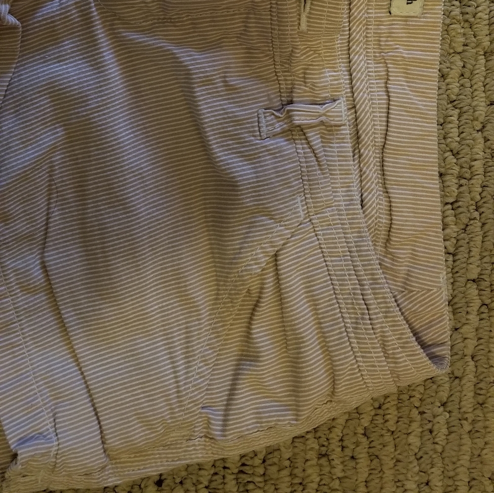 Stripped shorts - Picture 4 of 4